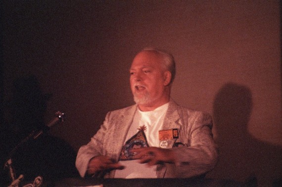 Robert Anton Wilson at Phenomicon in 1991. Photo Credit: Wiki Commons